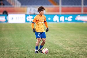 PG电子模拟器试玩-记者：泰山队赛前，崔康熙和谢文能出席发布会