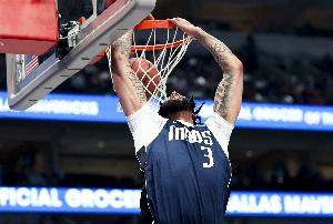 PG官方平台-浓眉完成准绝杀！基德：很高兴看到他找回节奏 队友也在适应他