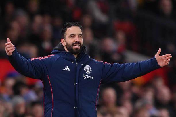 阿莫林解释换下加纳乔 承认曼联低位防守时更舒服